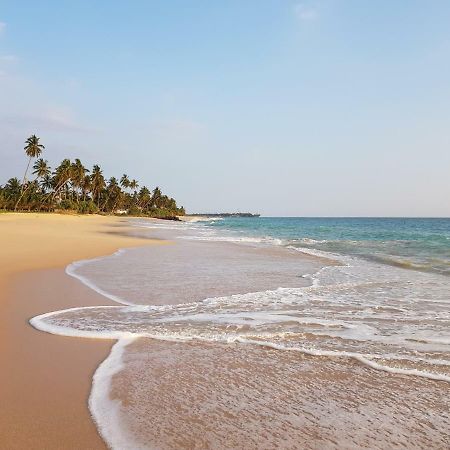 Sunrise Beach Inn Ambalangoda  Exterior photo