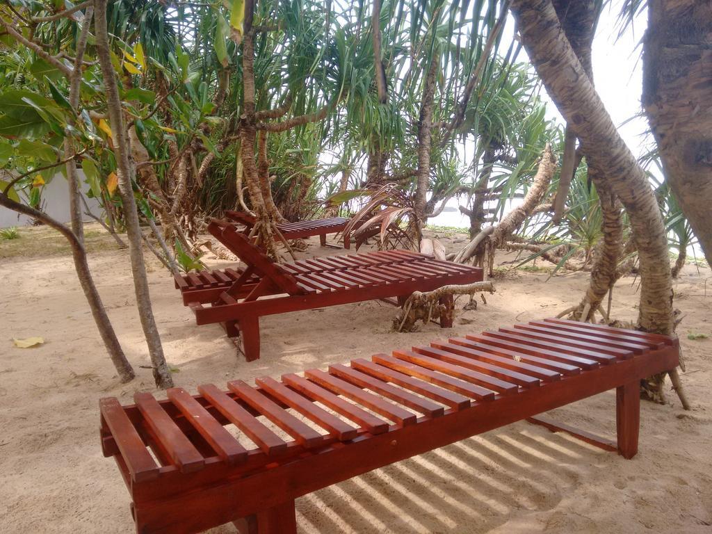 Sunrise Beach Inn Ambalangoda  Exterior photo