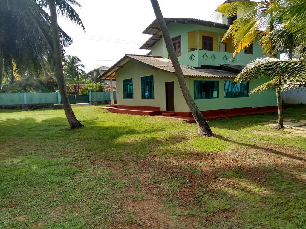 Sunrise Beach Inn Ambalangoda  Exterior photo