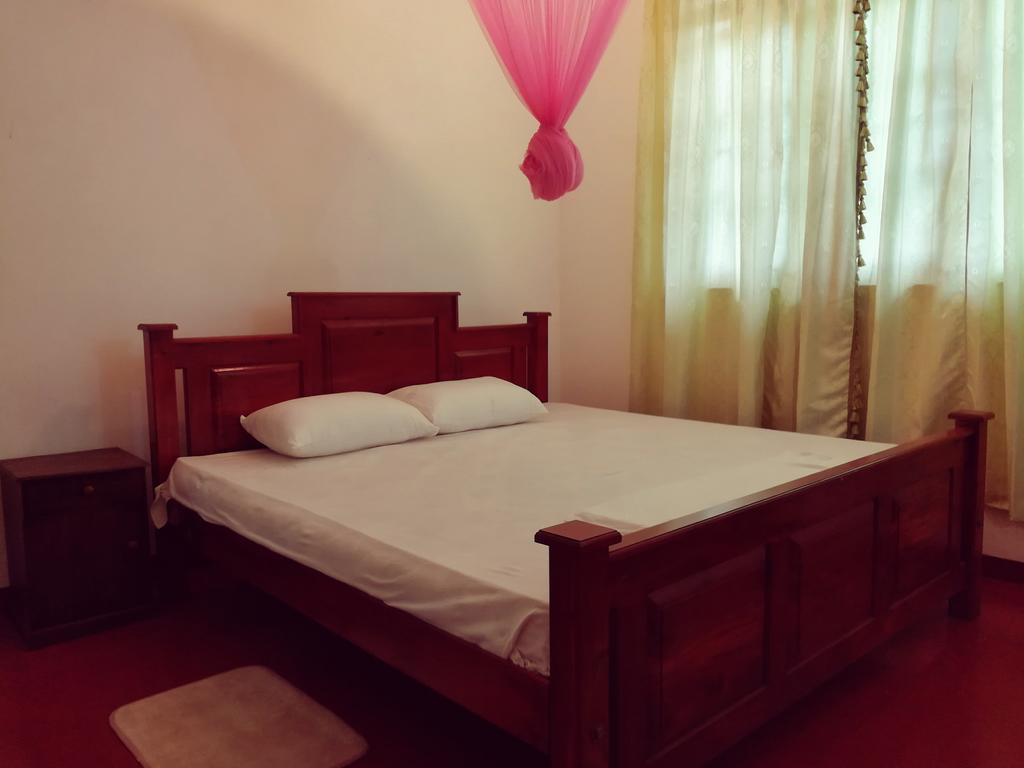 Sunrise Beach Inn Ambalangoda  Exterior photo
